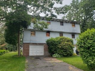 907 Oak Hill Ave, Endicott, NY 13760