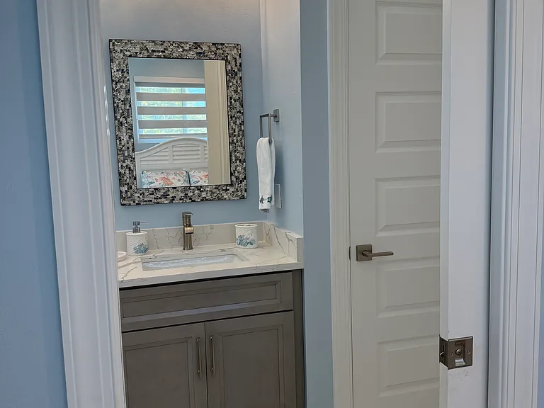 111 Madison Ct — Photo 27