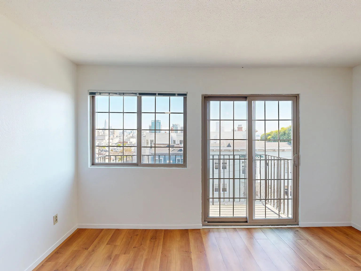 600 Oak Street — Photo 2