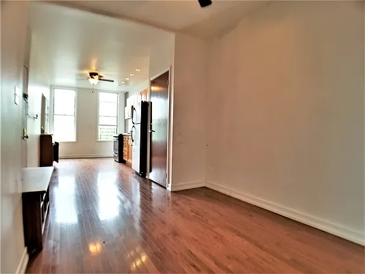 Rented by Rentall Group Inc | media 2