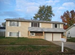 807 Hollycrest Dr, Champaign, IL