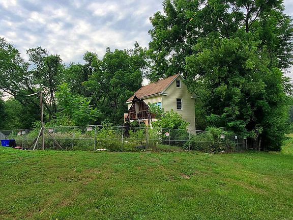 5th image of 10600 Breezewood Dr