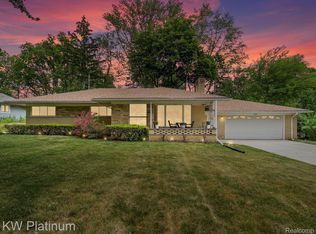 265 Rochdale Dr S, Rochester Hills, MI 48309