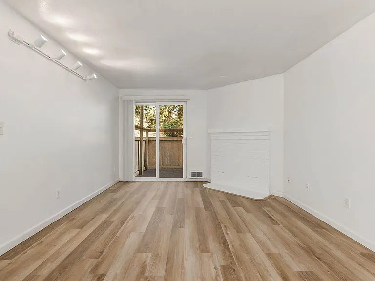 14200 NE 171st St #A106 — Photo 5