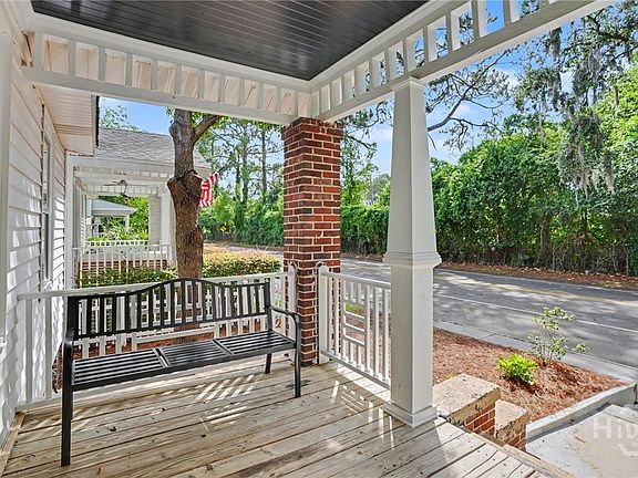 4th image of 112 Goebel Avenue
