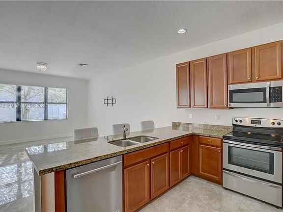 3rd image of 19236 NE 9th Pl #19236