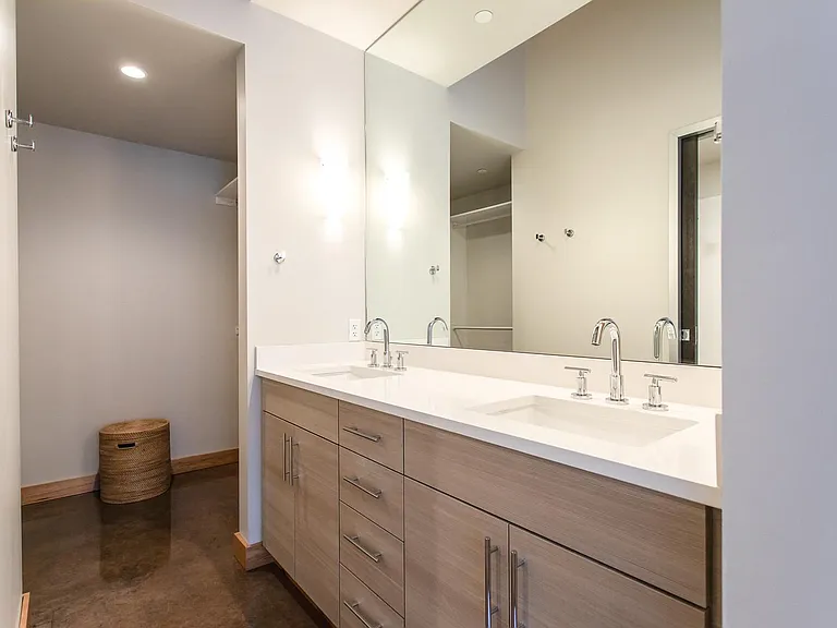 Brewery Lofts Tacoma — Photo 11
