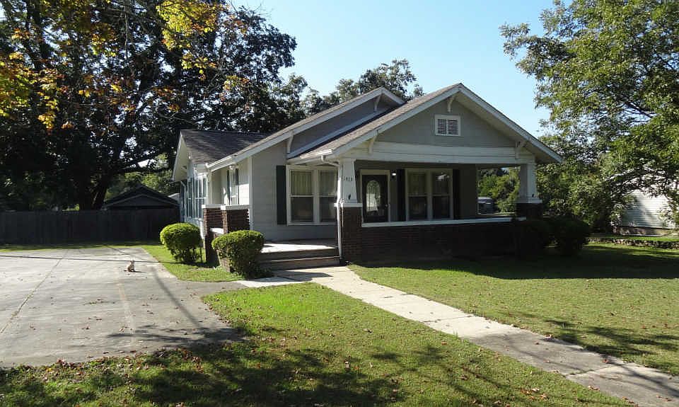 1st image of 1413 McFarland Ave