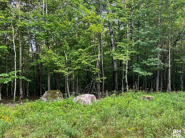 1 River Rd, Jay, NY 12941