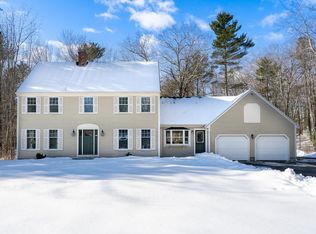 22 Merrill Rd, Falmouth, ME 04105