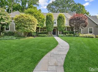 2 Edgewood Rd, Edison, NJ 08820