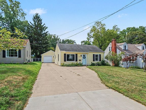 2nd image of 2313 Waverly St