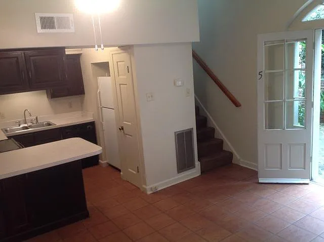 916 Dumaine St — Photo 4