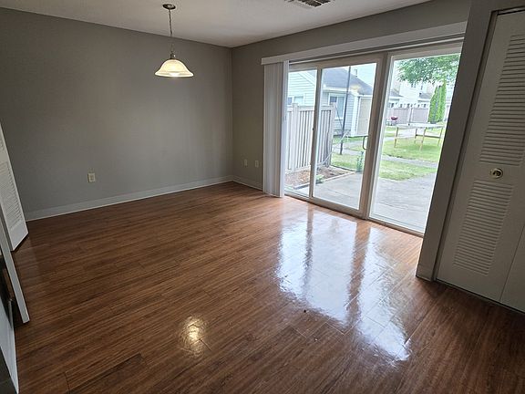 5th image of 70 Westwind Rd