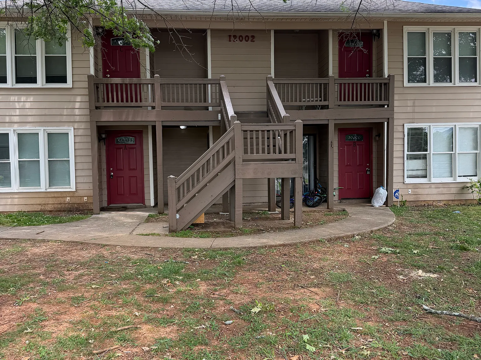 2 bed, 890 sqft, $950 — Photo 1