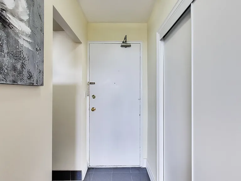 101 Cosburn Ave #104 — Photo 34