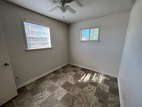 4th image of 205 N Railroad St