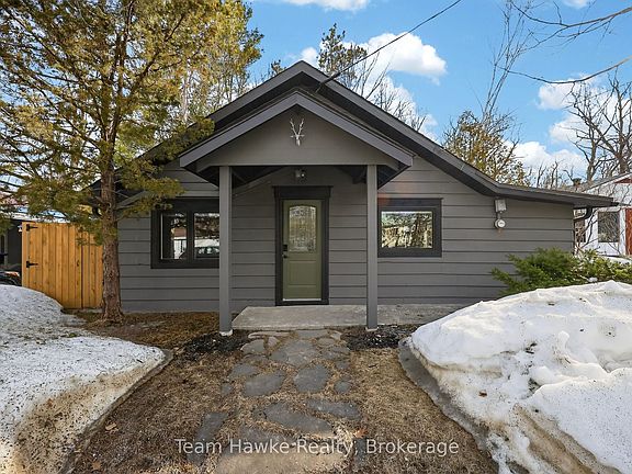 4th image of 283 Tiny Beaches Rd S