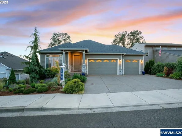 775 Chikamin Loop, Silverton, OR 97381