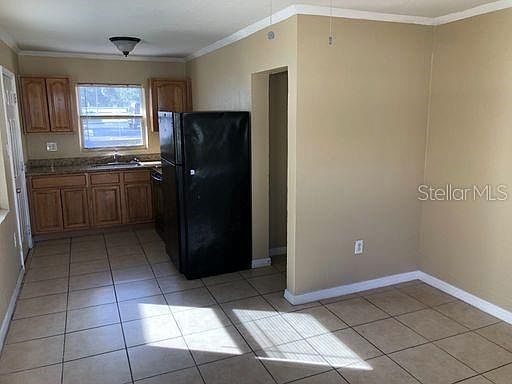 2nd image of 1008 Vine Ave