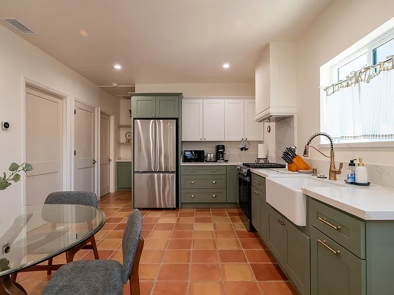 613 W Olive Ave #1 — Photo 70