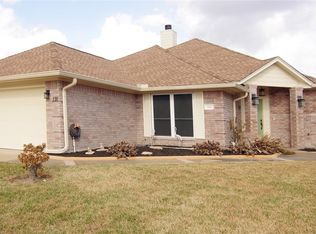 116 Tradewind Dr, Victoria, TX 77904