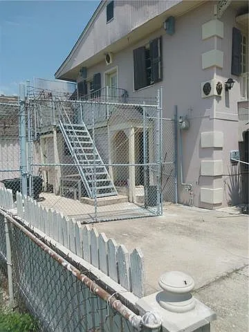 2 bed, 1.0 bath, 800 sqft, $1,100 — Photo 2