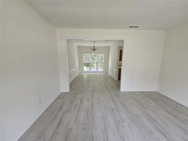 10845 Glenbarr Dr — Photo 3