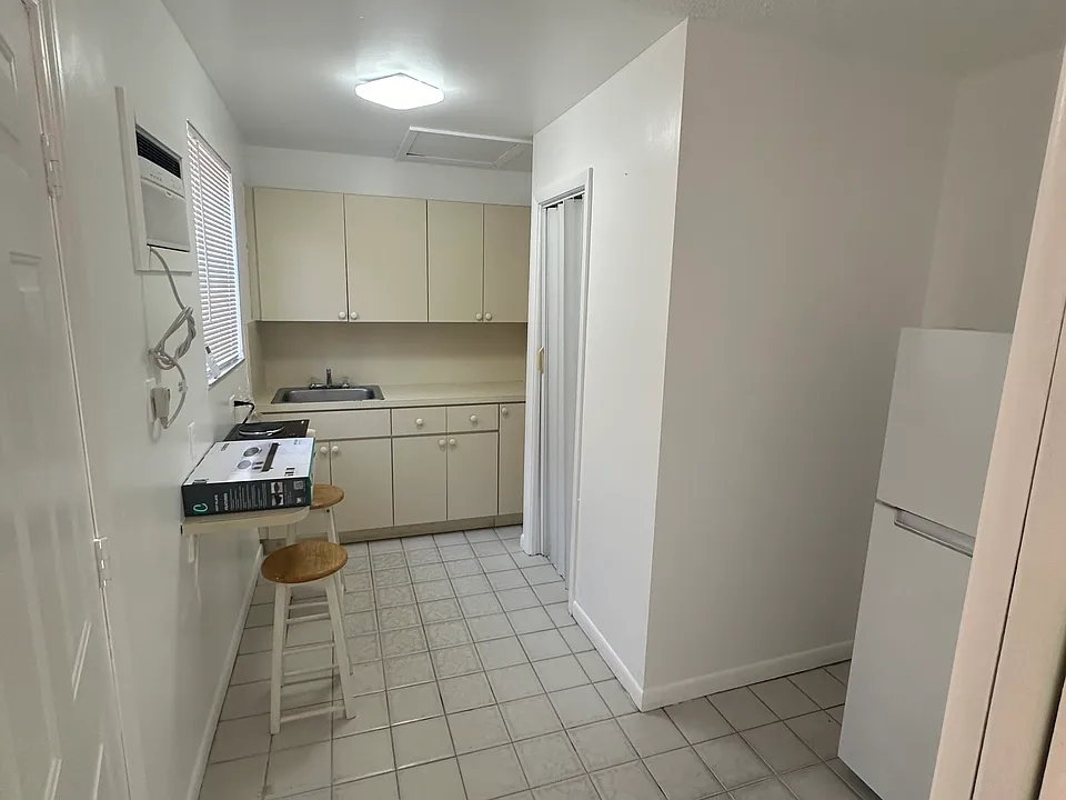 170 Tamiami Canal Rd #1