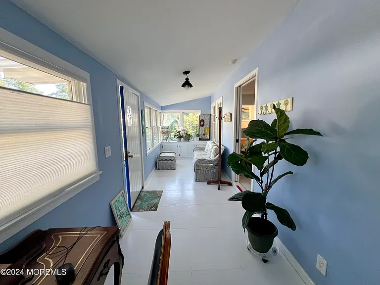 509 Riverwood Park — Photo 3
