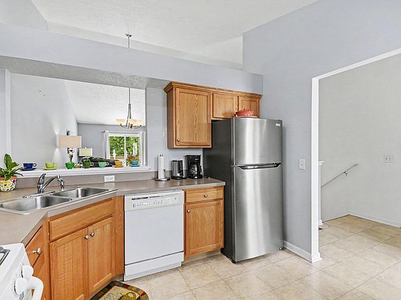 4th image of 1186 La Paloma Dr SW #32