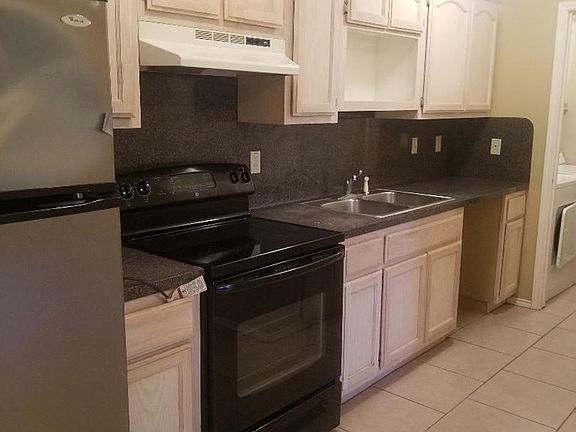 2nd image of 1905 Oasis Ave APT B
