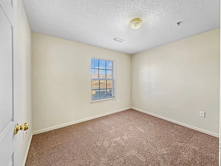 19362 Chelsey Dr — Photo 9