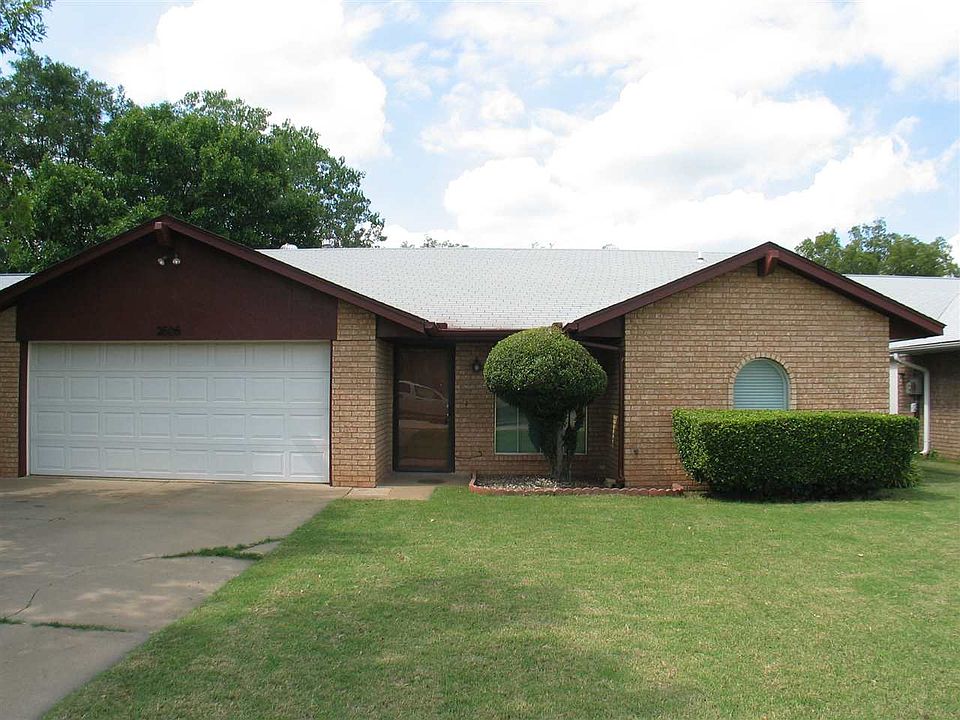1st image of 2606 N Park Dr