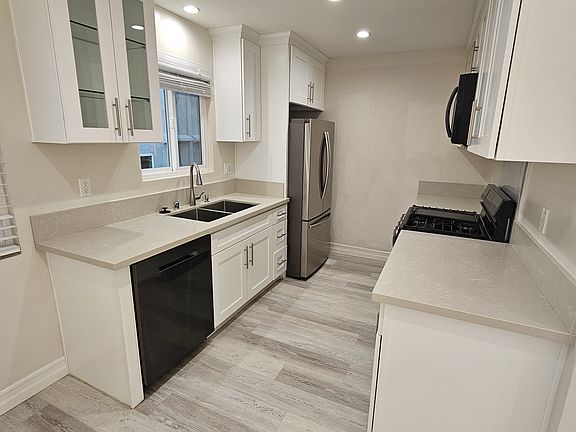 2nd image of 1544 Armacost Ave APT A