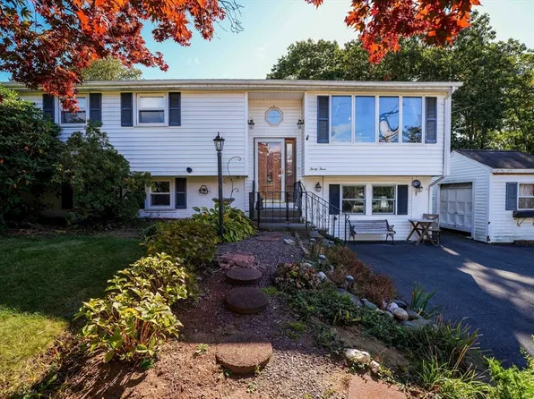 33 Nicholas Rd, Raynham, MA 02767