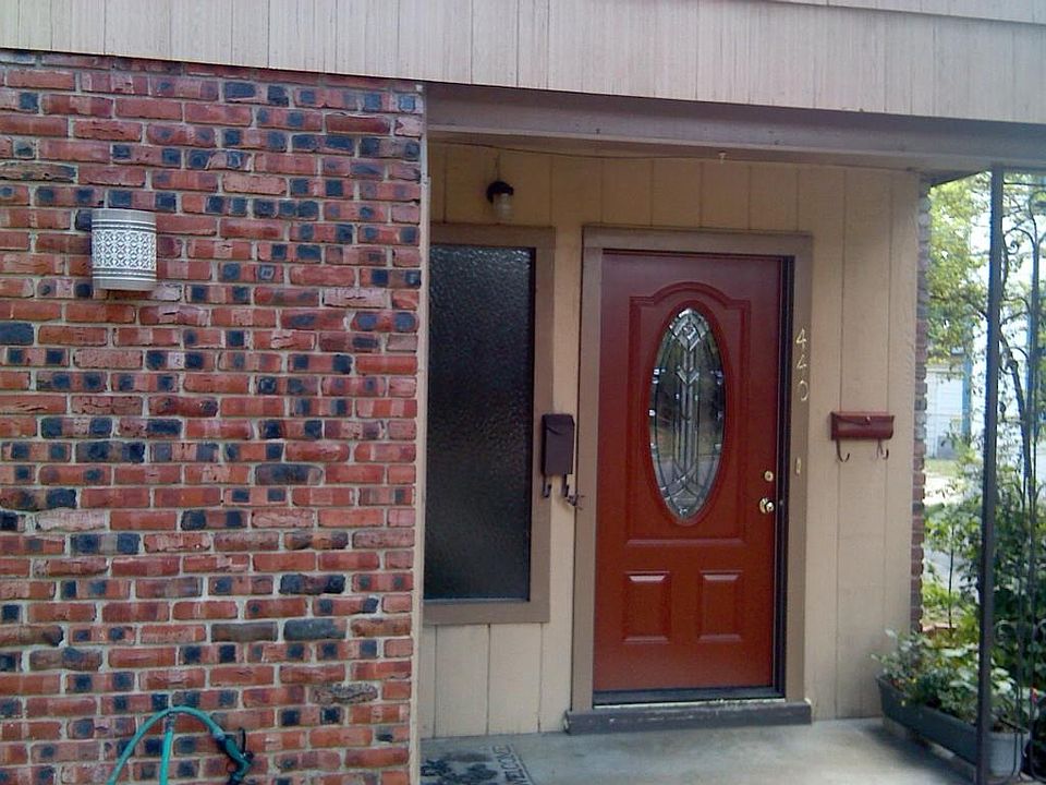 1st image of 440 Bryn Mawr Dr