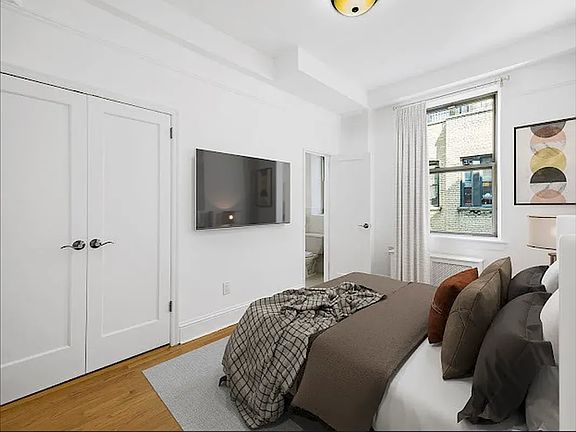4th image of 562 W End Ave APT 9E