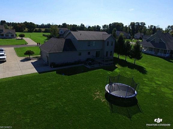 3rd image of 7750 Pleasant Valley Ct