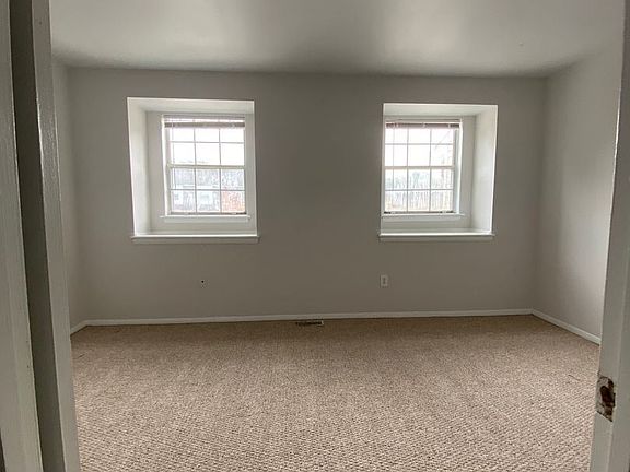 4th image of 3 Heritage Ct APT A