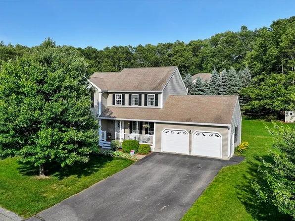 3 Spindletop Dr, Leominster, MA 01453