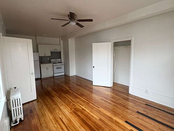 3rd image of 320 S Kingsley Dr #303