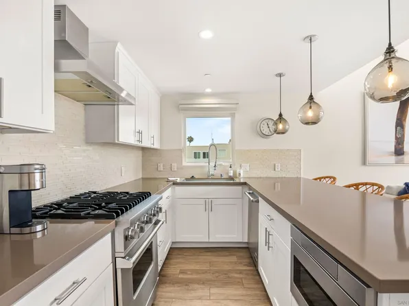 804 Ostend Ct, San Diego, CA 92109