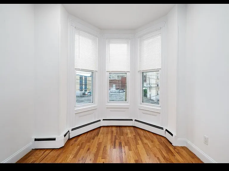28 Jones St — Photo 15