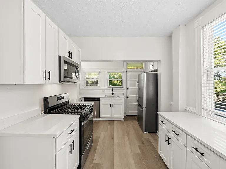 1642 Methyl St — Photo 13