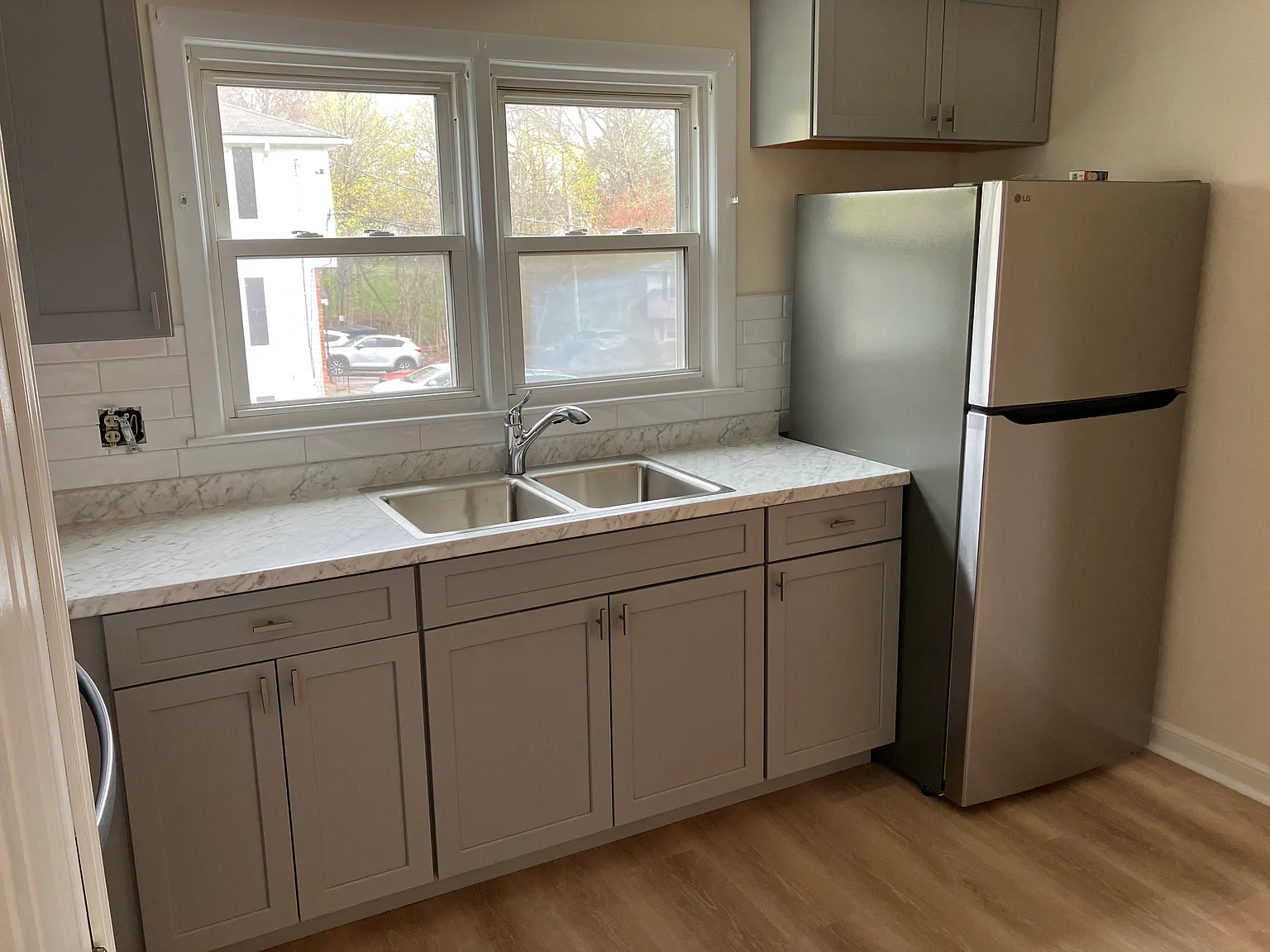 2 bed, 850 sqft, $1,975 — Photo 3
