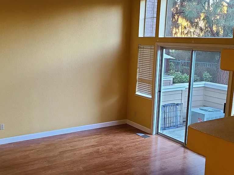 522 Mill River Ln — Photo 6