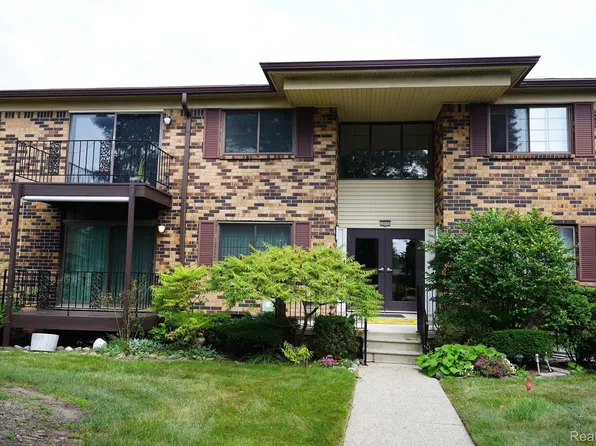 30045 Wildbrook Dr APT 101, Southfield, MI 48034
