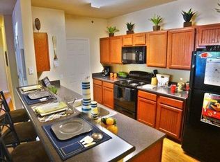 661 S Royal Oak Pkwy APT 101, Fayetteville, AR 72701