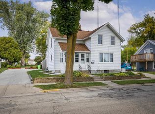 302 Rosendale St, Beaver Dam, WI 53916